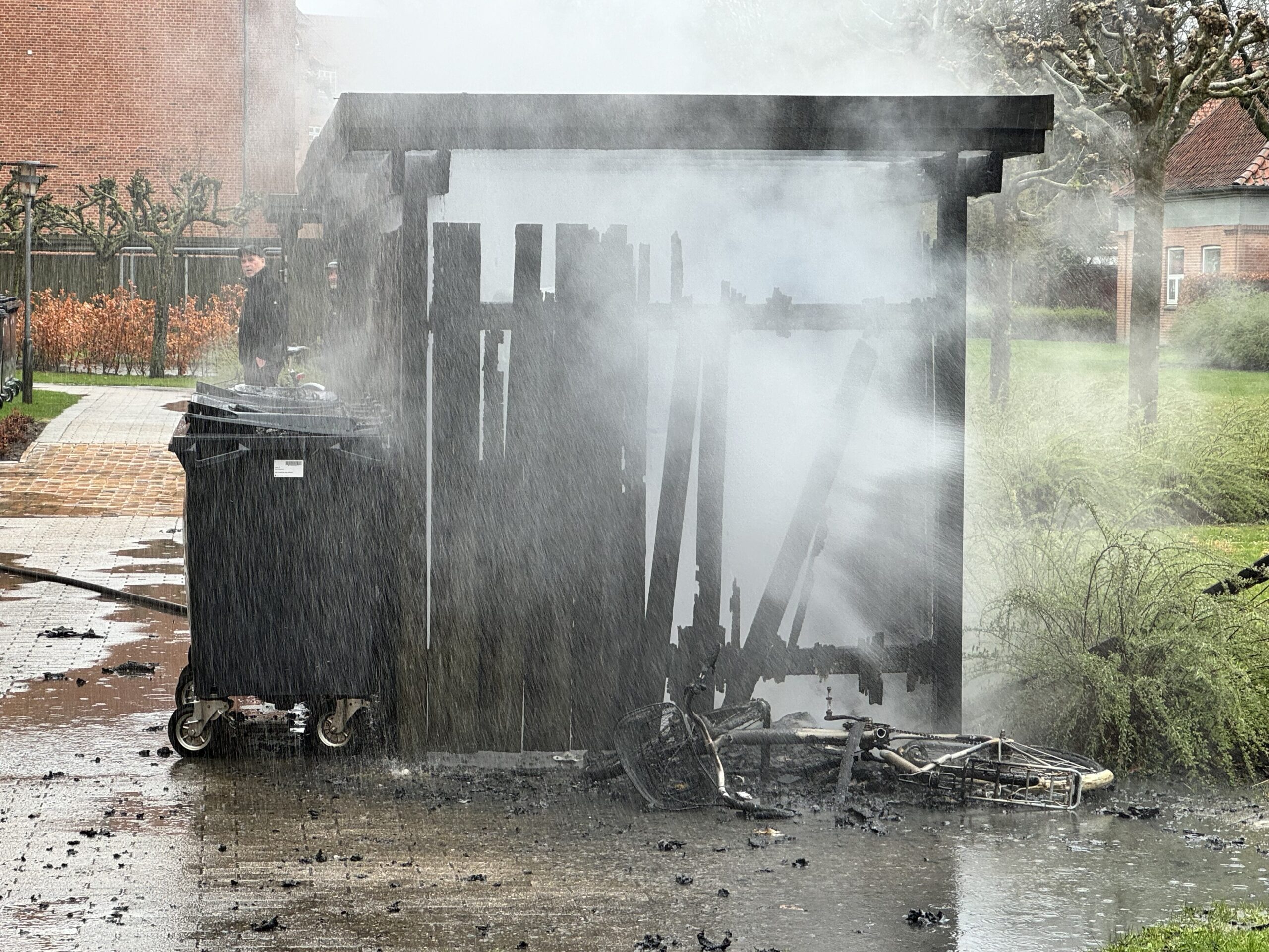 Lokalnyt: Skur bryder i brand i Odense