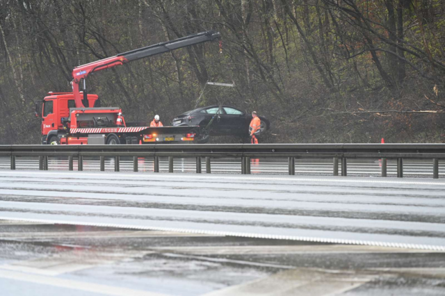 Bilist mister herredømmet over køretøj på jysk motorvej